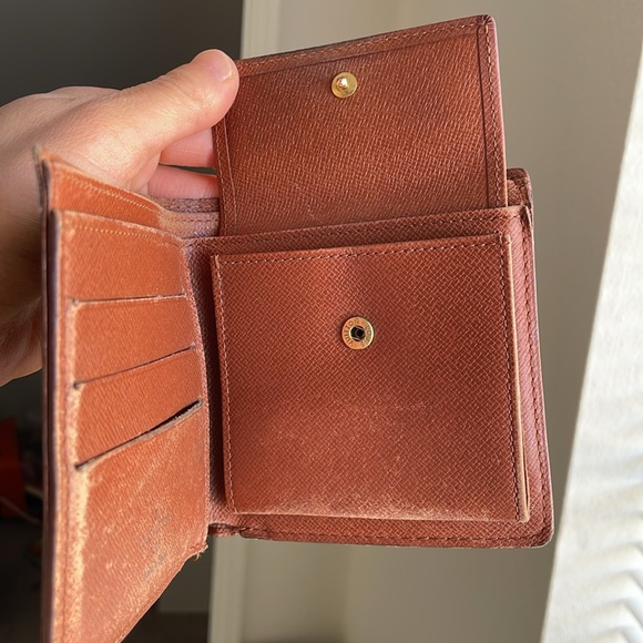 Louis Vuitton Monogram Men's Wallet - Picture 10 of 16